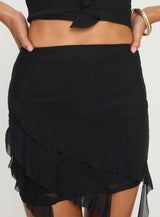 Hathaway Ruffle Set Black